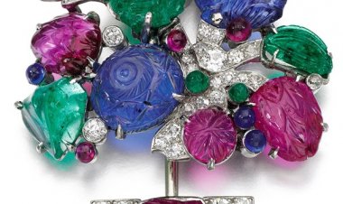 Kho tàng nữ trang đá quý cổ điển tuyệt đẹp của quý bà Patricia là chắt gái của nữ hoàng Anh