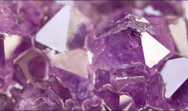 Tinh thể thạch anh tím loại nhỏ