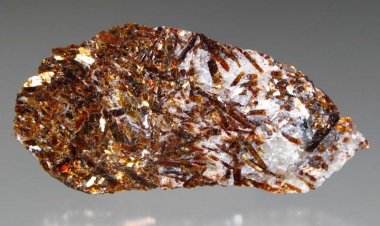 Vật liệu thiên văn (Astrophyllite)