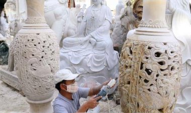 Thủ công mỹ nghệ: Nghề điêu khắc đá mỹ nghệ Non Nước