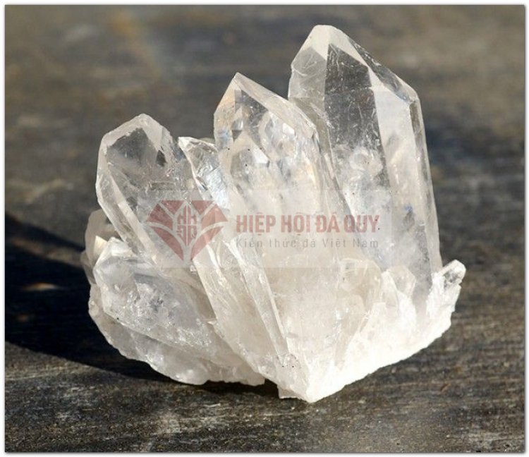 Mỏ đá thạch anh trắng ,Mua đá thạch anh trắng ,Mua đá thạch anh thật ở đâu ,Thạch anh trắng núi ,Bán đá thạch anh nguyên khối ,Thu mua đá thạch anh thô ,Giá đá thạch anh hồng ,thạch anh trắng đục (trắng sữa)