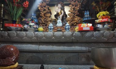 Bảo vật hương án bằng đá gần 600 tuổi trong ngôi chùa cổ ở Bắc Giang