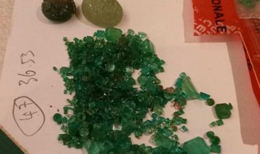 Phát hiện nhiều ngọc lục bảo, đá quý đắt tiền trong chuyến chinh phục 'nóc nhà châu Âu'