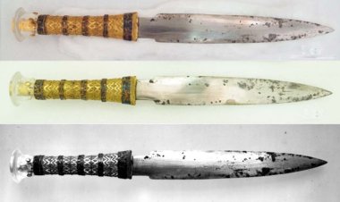 Dao găm bằng vàng và sắt thiên thạch của vua Tutankhamun