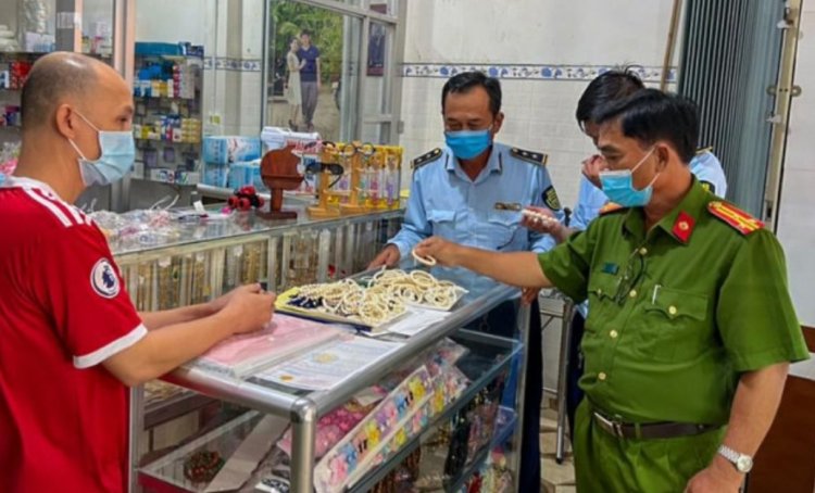 Bị phạt 1 tỉ đồng vì kinh doanh trang sức ngà voi