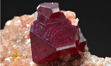 Ngọc quý từ Namibia nắm giữ chìa khóa quan trọng trong chế tạo máy tính lượng tử