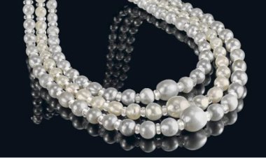 Vòng cổ ngọc trai tự nhiên cực hiếm bán với giá 833.213 USD