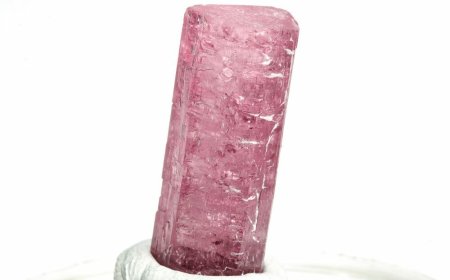 Tourmaline: Khoáng Chất Đa Sắc Và Ứng Dụng Phong Phú