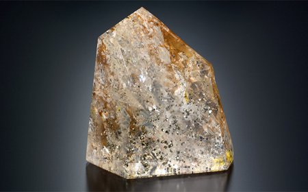 Pyrit Trong Thạch Anh: Kho Báu Bí Ẩn Của Những Nhà Sưu Tập