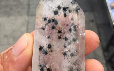 Quy Trình Khai Thác và Chế Tác Thạch Anh: Từ Mỏ Đến Tác Phẩm