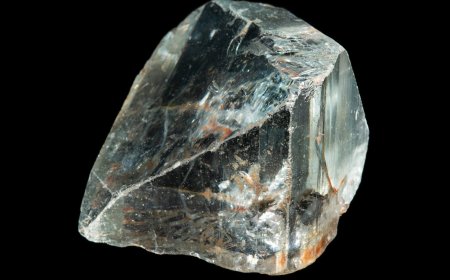 Đá Topaz Tự Nhiên và Nhân Tạo: Cách Phân Biệt và Lựa Chọn Thông Minh