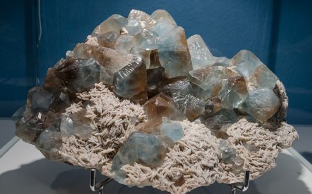 Topaz: Lịch Sử, Nguồn Gốc và Các Loại Màu Sắc Độc Đáo