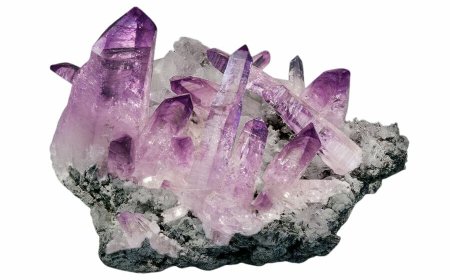 Các Loại Thạch Anh Tím và Cách Nhận Biết