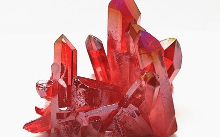 Đặc Điểm và Tính Chất Của Thạch Anh Đỏ