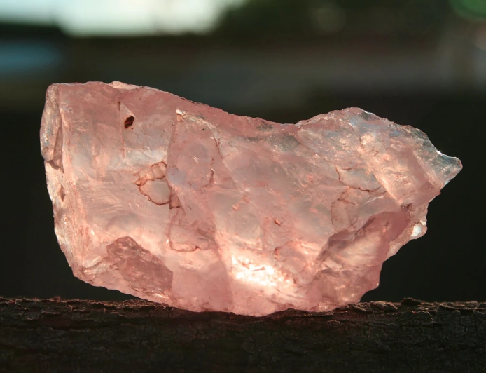 Thạch Anh Hồng Trong Làm Đẹp: Lợi Ích và Cách Sử Dụng