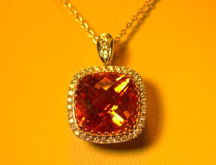 Giá Trị Thạch Anh Vàng Trên Thị Trường Đá Quý Toàn Cầu