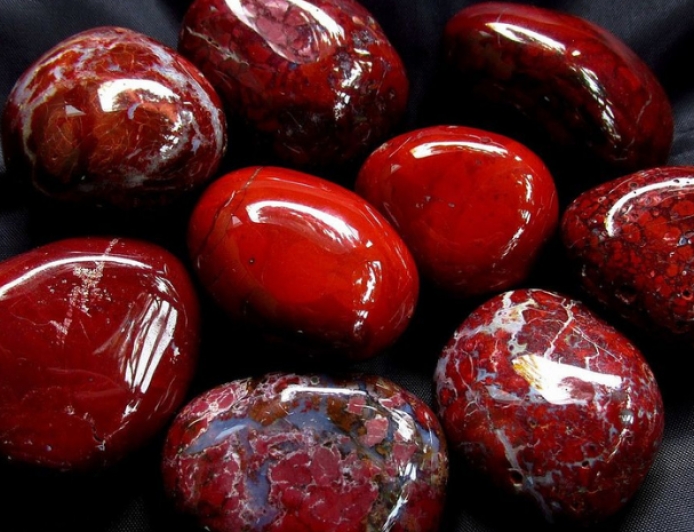 Đá Jasper, còn gọi là Ngọc Thạch Anh Đỏ: Ý Nghĩa và Tính Chất