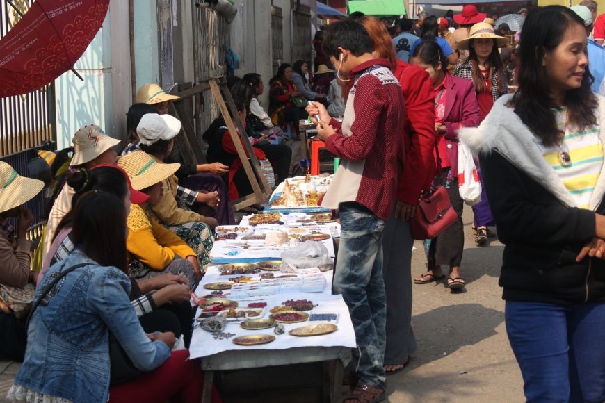 Khám Phá Các Mỏ Đá Quý Nổi Tiếng Thế Giới: Ruby Myanmar và Sapphire Sri Lanka