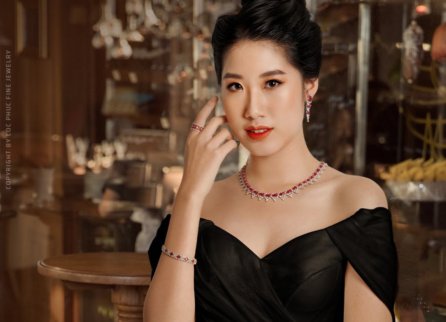 Xu Hướng Thời Trang và Trang Sức Đá Quý Hiện Nay