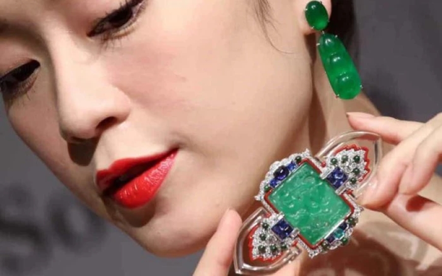 Xu Hướng Thời Trang và Trang Sức Đá Quý Hiện Nay