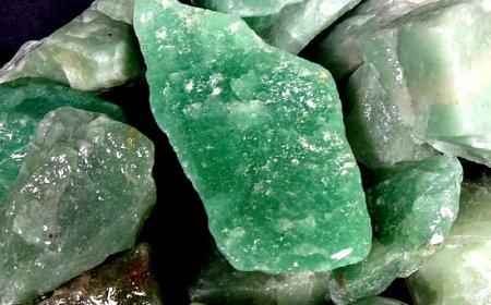 Đá thạch anh xanh (Aventurine) là gì? Tìm hiểu về đặc điểm và nguồn gốc