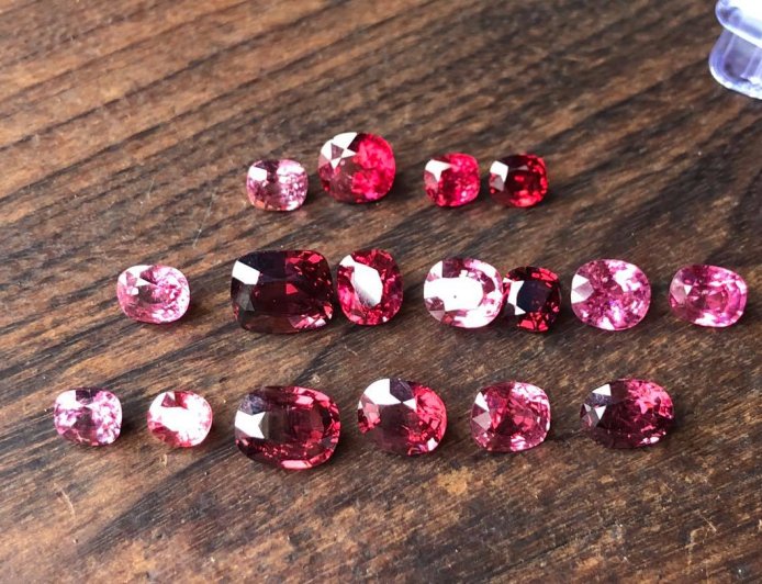 Spinel: Vẻ Đẹp Tinh Tế Và Sự Khan Hiếm Của Đá Quý