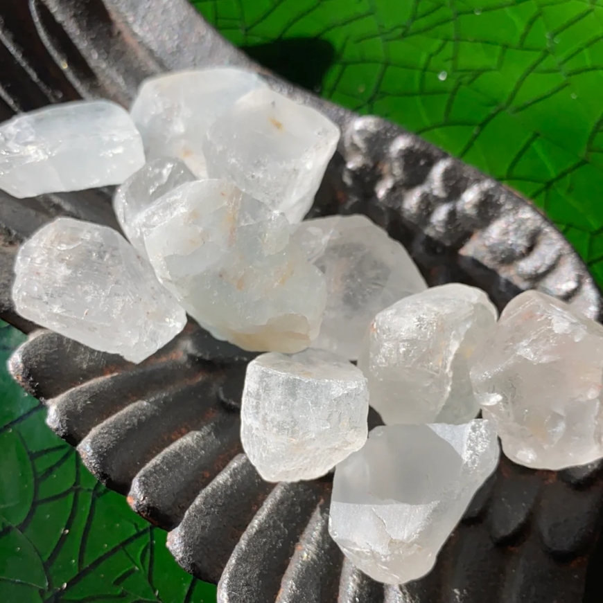 Đá Topaz: Đặc Điểm, Ứng Dụng và Ý Nghĩa